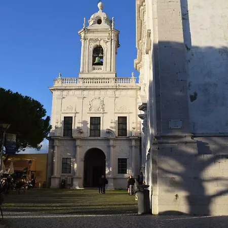 Elegant Riverview In Historical *