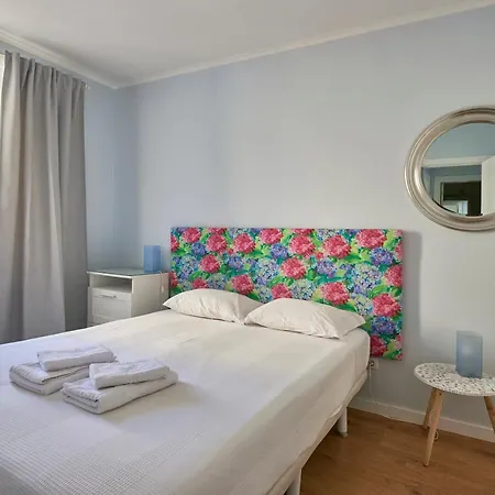 Elegant Riverview In Historical Lisbon