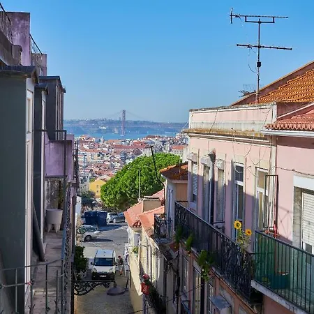 Lägenhet Elegant Riverview In Historical Lisboa