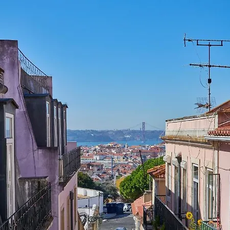 아파트 Elegant Riverview In Historical *