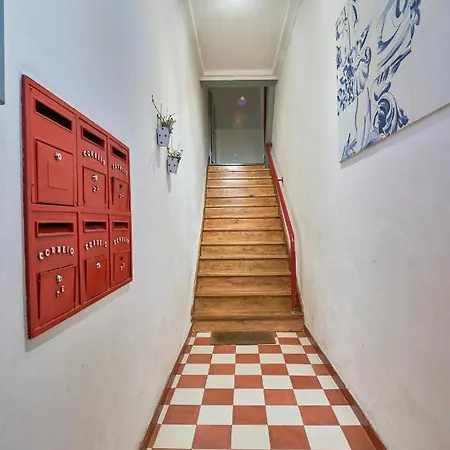 Elegant Riverview In Historical Лісабон