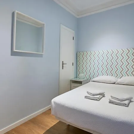 Elegant Riverview In Historical Лісабон