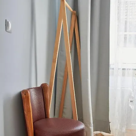 Elegant Riverview In Historical Apartamento