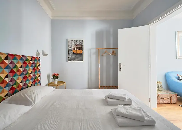 Appartement Elegant Riverview In Historical Lissabon