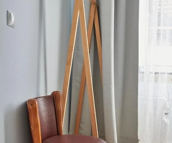 Elegant Riverview In Historical Appartement