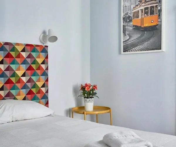 Elegant Riverview In Historical Appartement