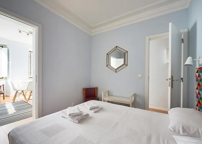 Elegant Riverview In Historical Appartement Lissabon