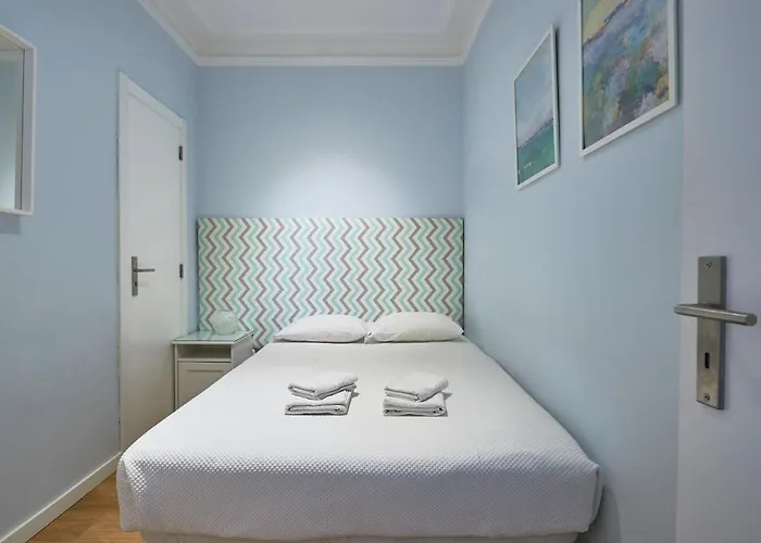 Elegant Riverview In Historical Lissabon