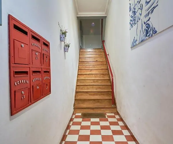 Elegant Riverview In Historical Lissabon